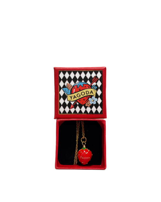 Yagoda by Vanya Shtereva малка червена ягода