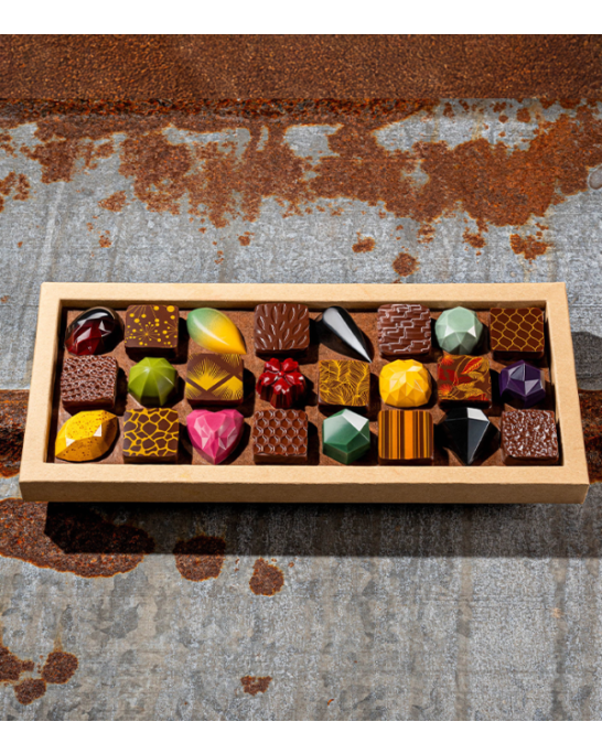 La Fève Anniversary 24 pcs
