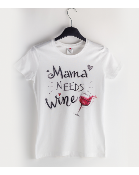 Тениска Mama Needs wine