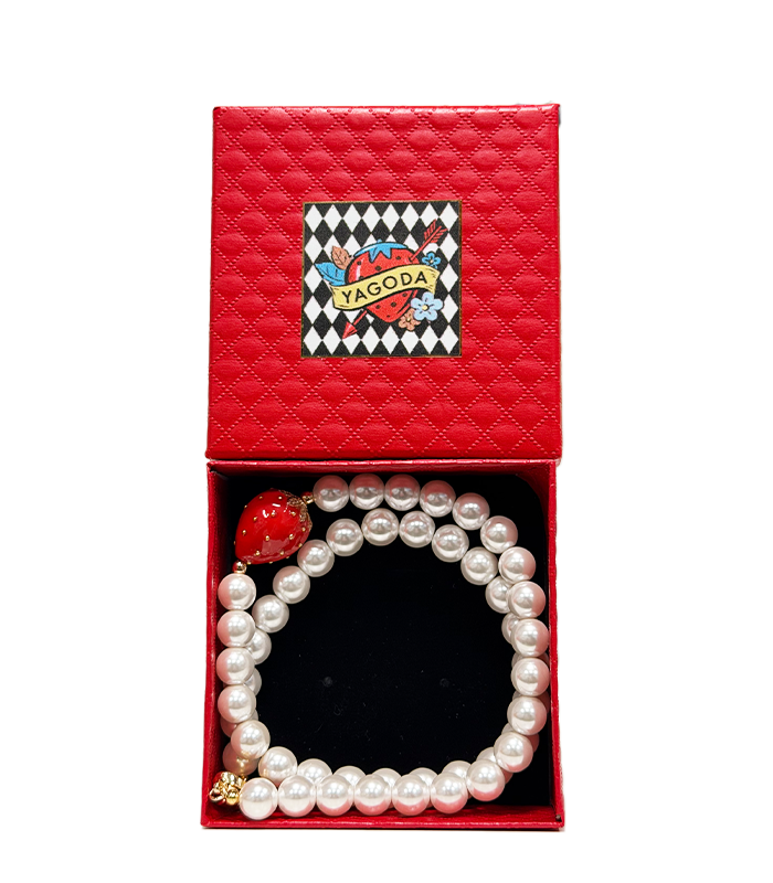 Yagoda by Vanya Shtereva перли с червена ягода