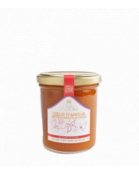 Homemade sweet love heart of exotic fruits and champagne