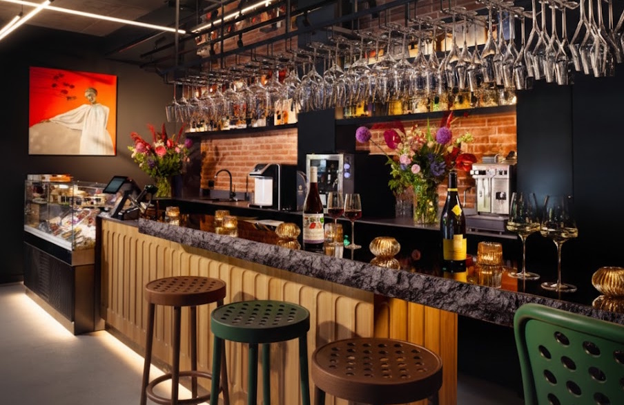 Чаша Ayano Xmas Edition в празнична обстановка